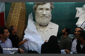 رونمایی از مجسمه های 6 شهید در منطقه 15 13