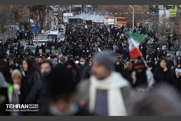 تشییع پیکر ۱۰۰ شهید مردمی و مدافع امنیت در تهران - 3 16