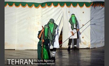 اجرای تعزیه در میدان امام حسین(ع)