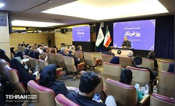 نشست صمیمانه شهردار تهران با خبرنگاران 21