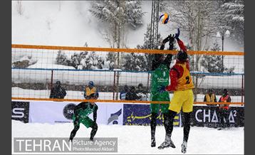 نخستین دوره مسابقات بین‌المللی «والیبال برفی» در پیست دیزین