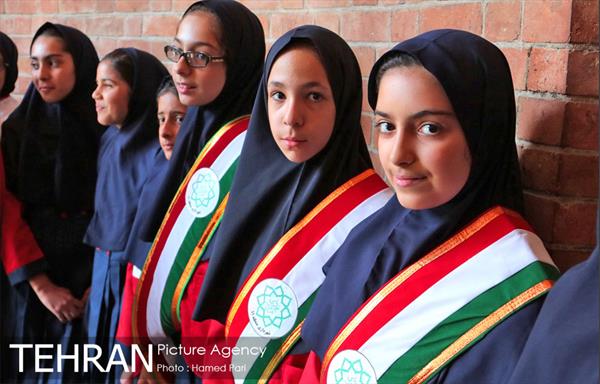 بازدید شجاع پوریان و دانش آموزان از موزه ملی ایران 17