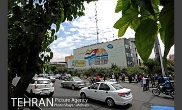 رونمایی از دیوار نگاره قدس در بزرگراه مدرس 18