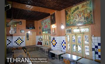 بازدید شهردار تهران از قهوه‌خانه حسین رمضان یخی در محله دروازه غار 11