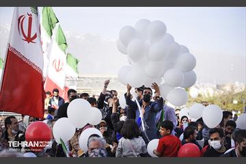 روز جمهوری اسلامی ایران در برج میلاد 13