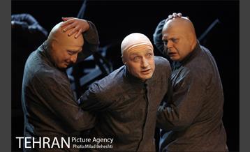 نمایش محفل بی عاری‎ 21