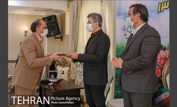 مراسم درختکاری به مناسبت یادبود همکاران جانباخته کرونا در شهرداری تهران 20