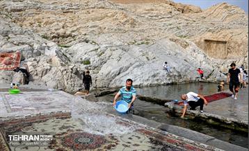 قالیشویی سنتی در چشمه علی 13