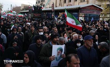تشییع پیکر ۱۰۰ شهید مردمی و مدافع امنیت در تهران - 1 19