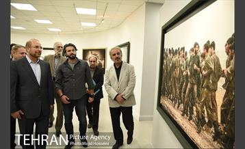 دیدار شهردار تهران با هنرمندان و رونمایی از قرآن خطی 4