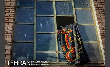 هرخانه، یک حسینیه، یک پرچم 4