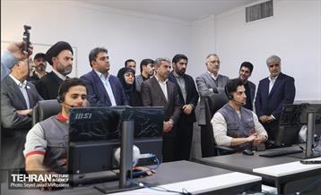 افتتاح ۳ ایستگاه شارژبرقی و رونمایی از تاکسی برخط 14