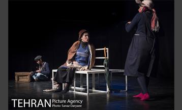 نمایش وصیت نامه خانم سارا‎ 3