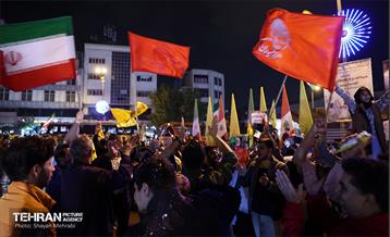 شادی مردم تهران پس از حمله موشکی ایران 38