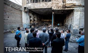 بازدید شهردار تهران از خسارت آتش سوزی اخیر میدان حسن آباد 21