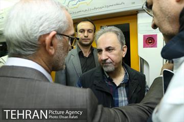مترو سواری شهردار تهران به مناسبت روز جهانی بدون خودرو 14