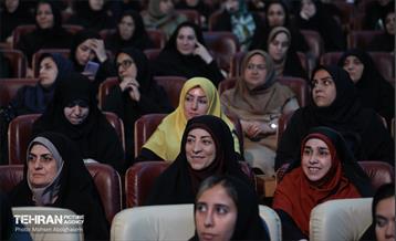 تجلیل از معلمان دانش‌آموزان با نیازهای ویژه شهر تهران 18