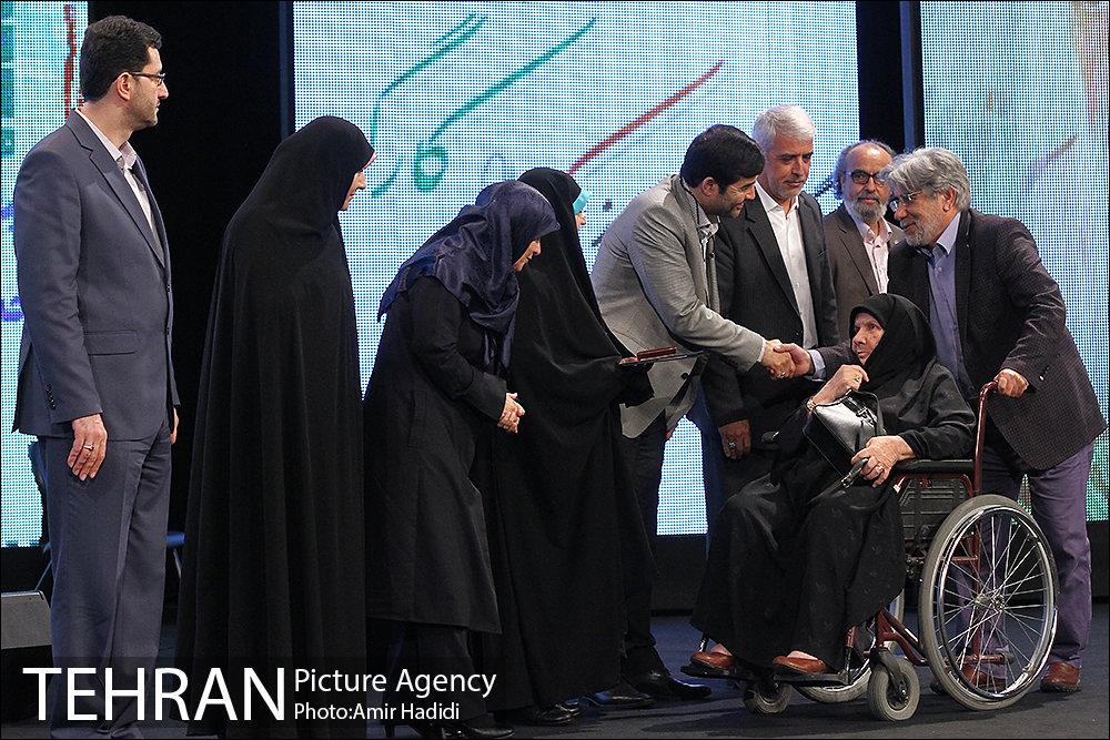 مراسم تجلیل از کارگران نمونه شهرداری تهران 18