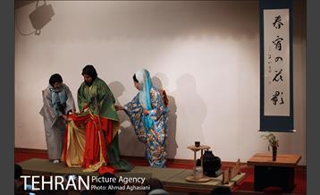 شکوفه های گیلاس و افسانه گنجی در موزه امام علی 2 9