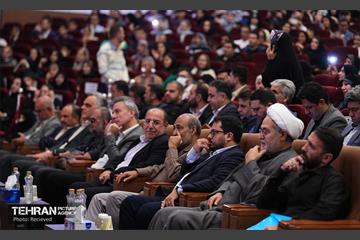 آئین تجلیل از پرستاران فعال در جنگ 12 روزه تحمیلی 48