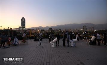 رصد «ماه خونین» از پل طبیعت 21