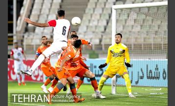 دیدار تیم های فوتبال سایپا و پرسپولیس 11