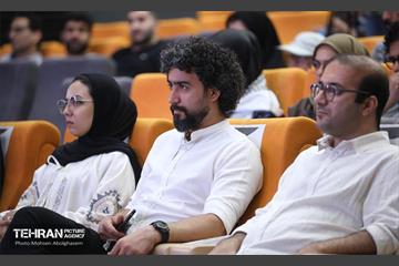 نشست خبری رویداد بین‌المللی طراحی کارتون، کاریکاتور و پوستر «هولوساید ۲۰۲۴» 39