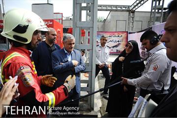 بازدید اعضای شورای اسلامی شهر از نمایشگاه آتش نشانی 31