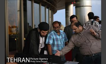 استهلال هلال ماه شوال از فراز برج میلاد تهران 25