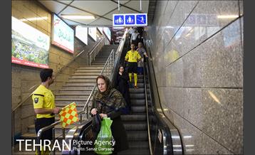 پرفورمنس داوران فوتبال در ایستگاه هفت تیر 28