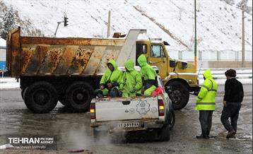 عملیات برف‌روبی در پایتخت 25