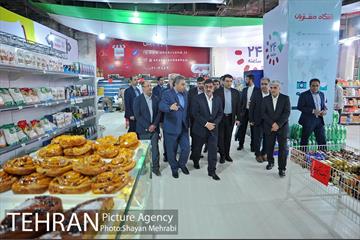 بازدید حسینی مکارم سرپرست شهرداری تهران ار نمایشگاه کتاب 31