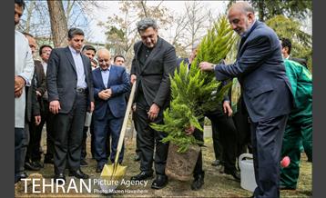 آیین کاشت درخت در بیمارستان شریعتی توسط شهردار تهران 23
