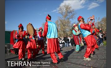 جنگ شادی در تئاتر شهر 15