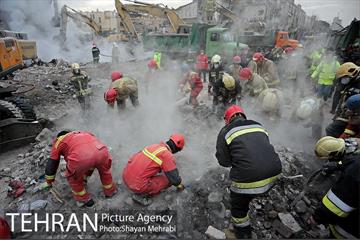 هشتمین روز آواربرداری ساختمان پلاسکو-2 4