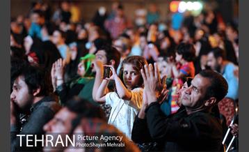 اجتماع بزرگ جوانان شهر تهران در میدان امام حسین(ع) 16