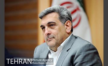 شوراى معاونین شهردار، شهرداران مناطق، مدیران عامل سازمان ها، شرکت ها و موسسات شهردارى تهران 32