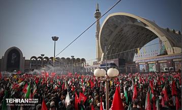 اقامه نماز بر پیکر آقای شهید ایران - 3 22