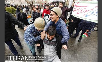 نمایش خیابانی شاهد عینی بمناسبت 22 بهمن  9