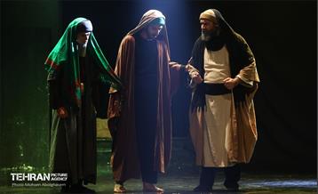 نمایش آیینی خانه ای از گل و اندوه 43