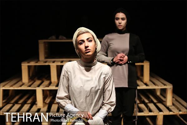 نمایش قوی تر 4