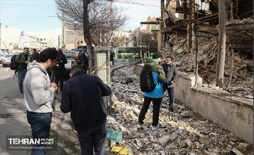 بازدید خبرنگاران رسانه‌های خارجی از تخریب اموال عمومی شهر 6