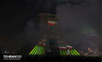 نورافشانی جشن پیروزی انقلاب اسلامی در میدان آزادی 19