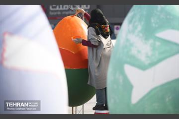 جشنواره تخم‌مرغ رنگی در میدان هفت تیر 10