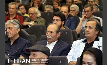 تقدیر اعضای خانه سینما از اصغر فرهادی 14