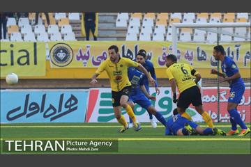 دیدار تیم های استقلال تهران و سپاهان 14