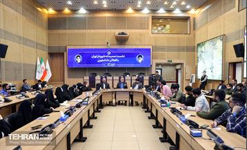 نشست صمیمانه شهردار تهران با فعالان دانشجویی 6