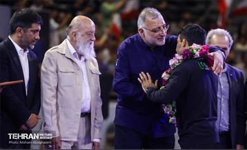 مراسم تجلیل از کشتی‌گیران قهرمان جهان (جشنی برای ایران) 46