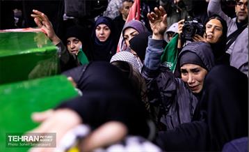 مراسم وداع با شهدای ناوشکن دنا در میدان ولیعصر(عج)