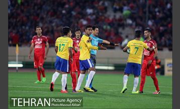 دیدار پرسپولیس و صنعت نفت آبادان در لیگ برتر فوتبال 14